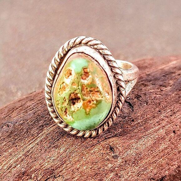 Old Pawn Navajo Organic Green Pear Shaped Bezel Set Turquoise Ring Band - Picture 1 of 7